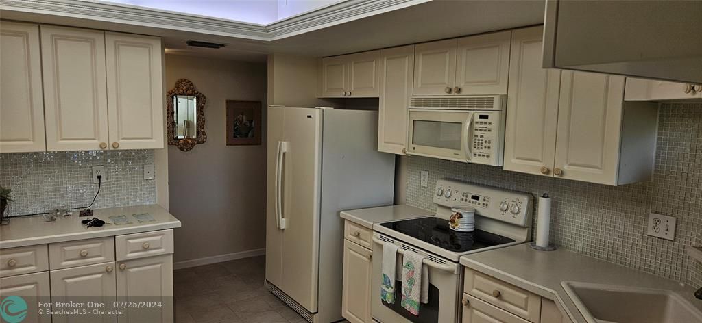 Active With Contract: $449,000 (3 beds, 2 baths, 1579 Square Feet)