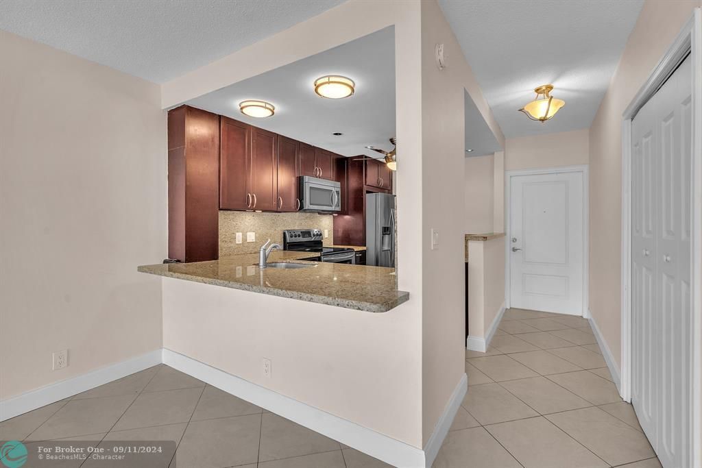 For Sale: $360,000 (2 beds, 2 baths, 1020 Square Feet)