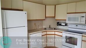 Active With Contract: $1,675 (1 beds, 1 baths, 764 Square Feet)