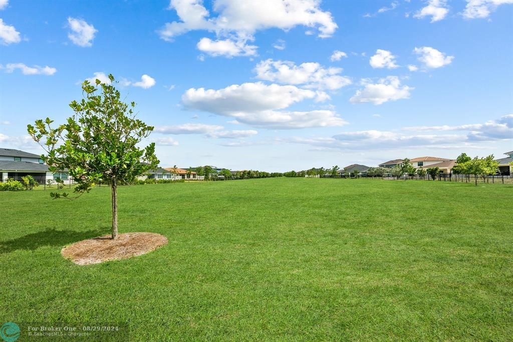 For Sale: $775,000 (4 beds, 2 baths, 2216 Square Feet)