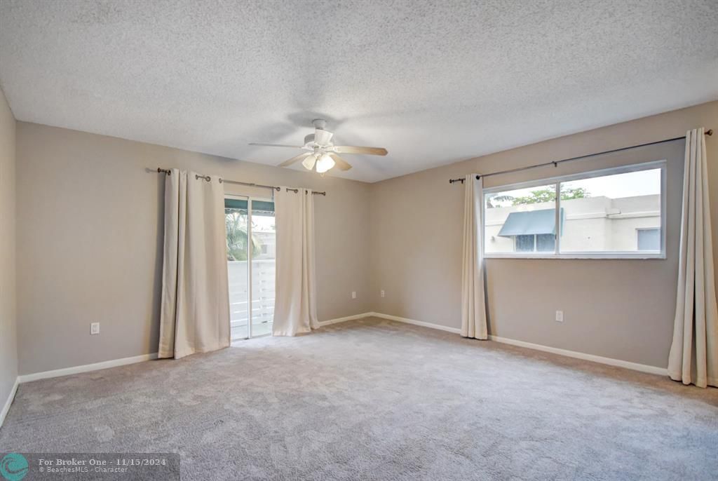 Active With Contract: $2,950 (3 beds, 2 baths, 1632 Square Feet)