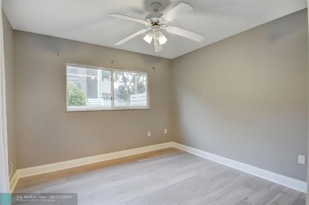 Active With Contract: $2,950 (3 beds, 2 baths, 1632 Square Feet)