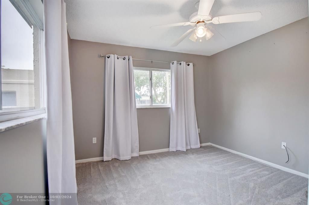 Active With Contract: $2,950 (3 beds, 2 baths, 1632 Square Feet)