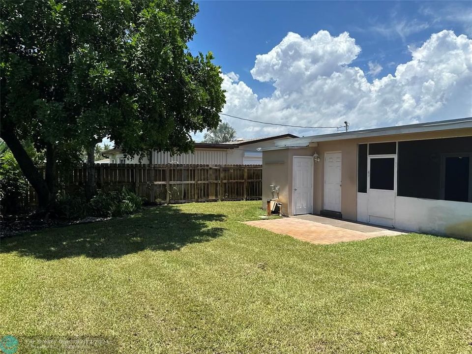 For Rent: $2,800 (3 beds, 2 baths, 1125 Square Feet)