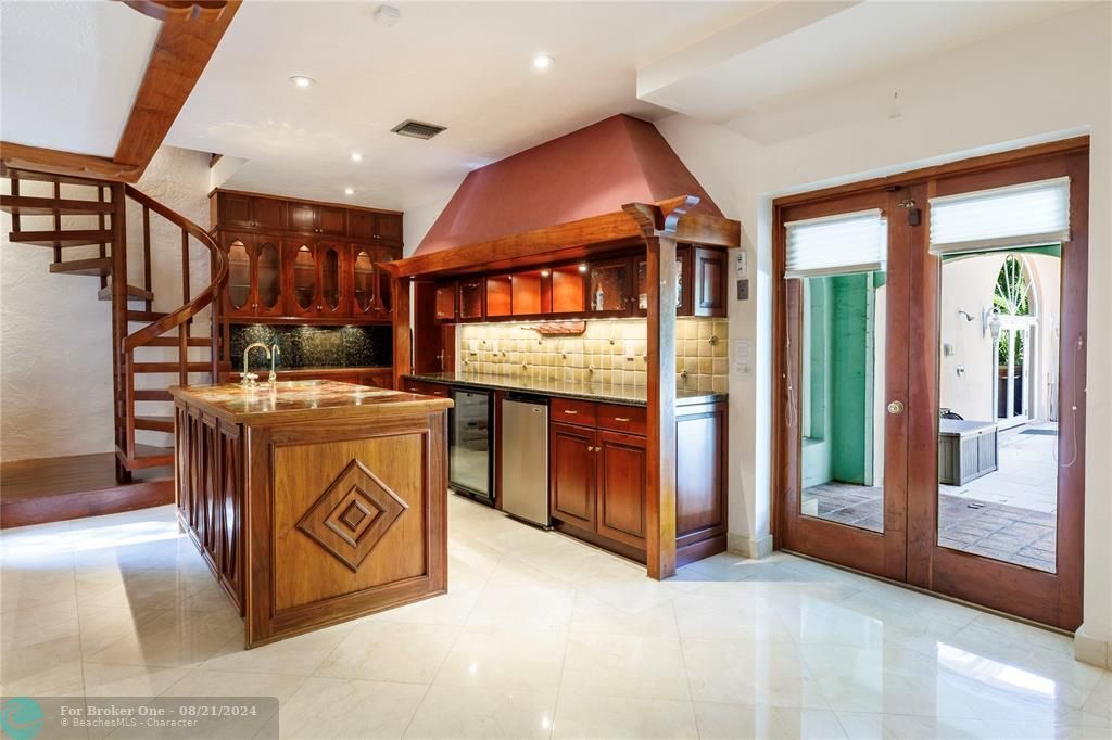 For Sale: $4,195,000 (4 beds, 8 baths, 4455 Square Feet)