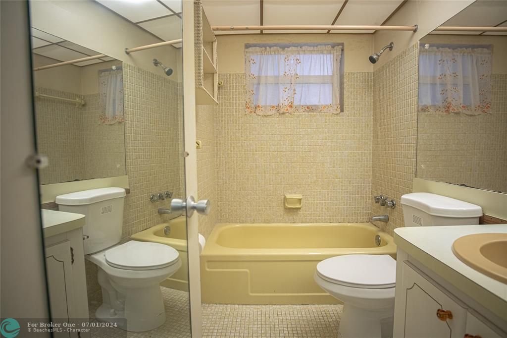 Под контрактом: $111,900 (2 спален, 2 ванн, 930 Квадратных фут)