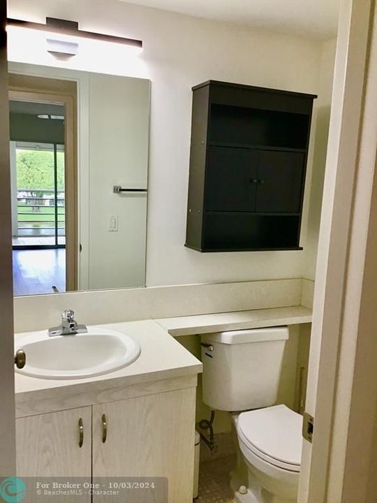 Active With Contract: $1,850 (2 beds, 1 baths, 861 Square Feet)