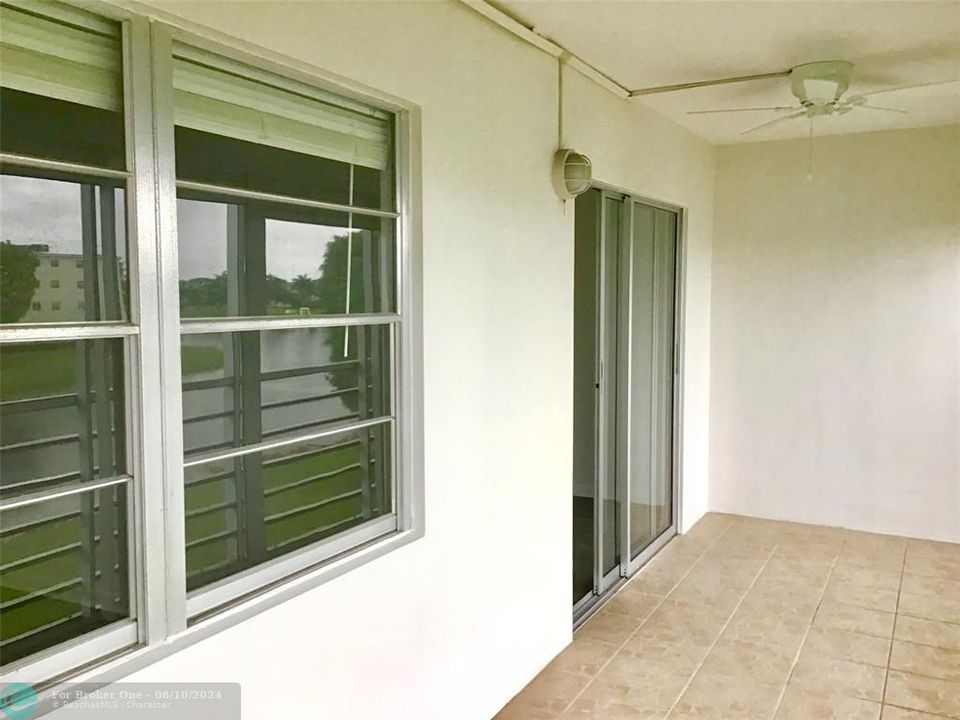 Active With Contract: $1,850 (2 beds, 1 baths, 861 Square Feet)