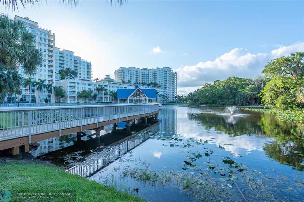 For Sale: $599,999 (2 beds, 2 baths, 1130 Square Feet)