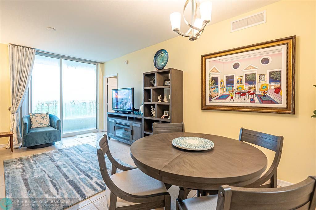 For Sale: $599,999 (2 beds, 2 baths, 1130 Square Feet)