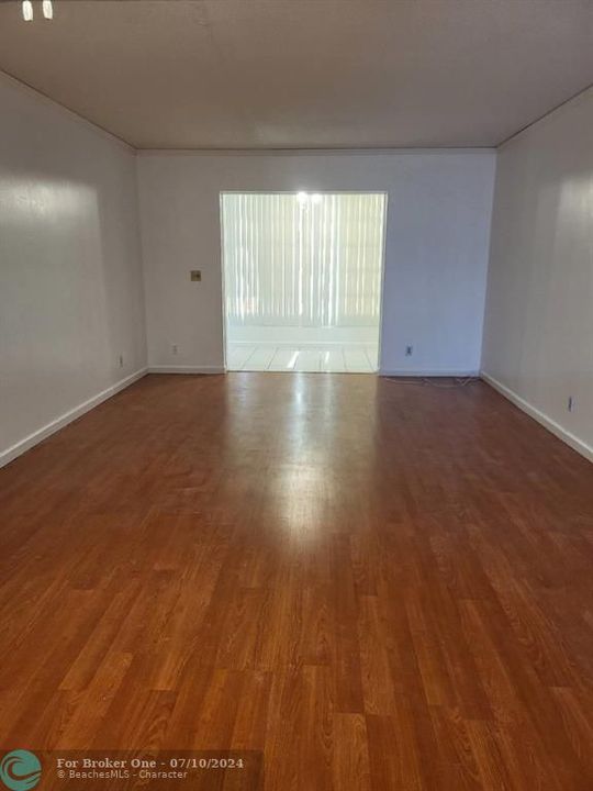 For Rent: $1,000 (2 beds, 2 baths, 982 Square Feet)