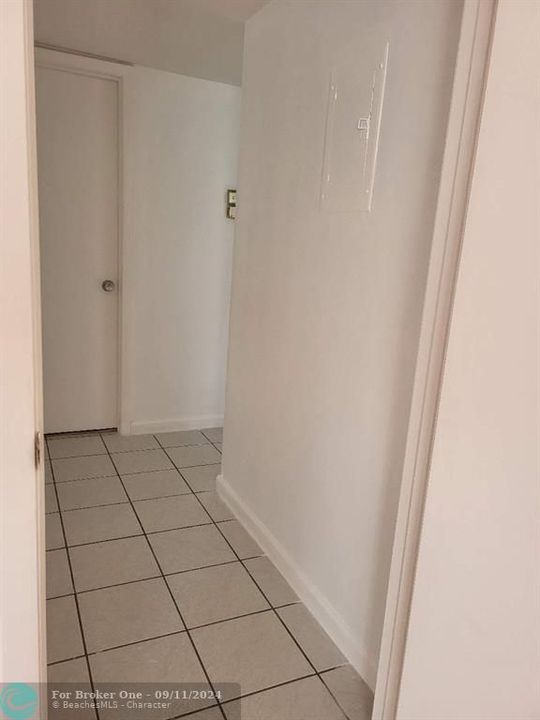 For Rent: $1,000 (2 beds, 2 baths, 982 Square Feet)