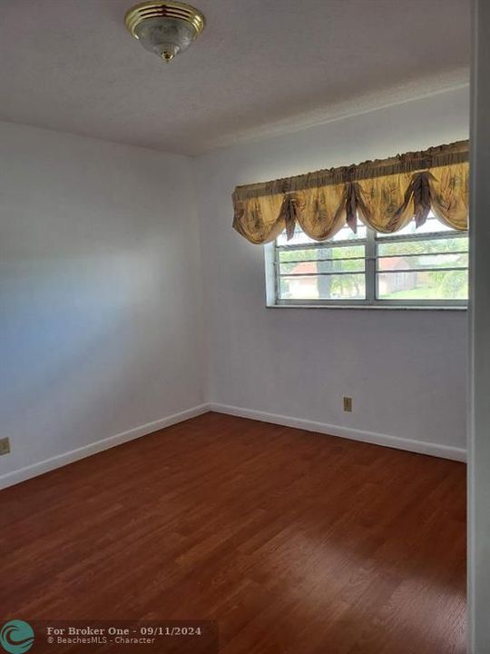 For Rent: $1,000 (2 beds, 2 baths, 982 Square Feet)