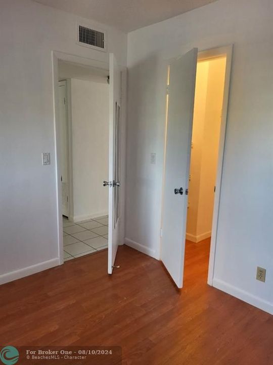 For Rent: $1,000 (2 beds, 2 baths, 982 Square Feet)