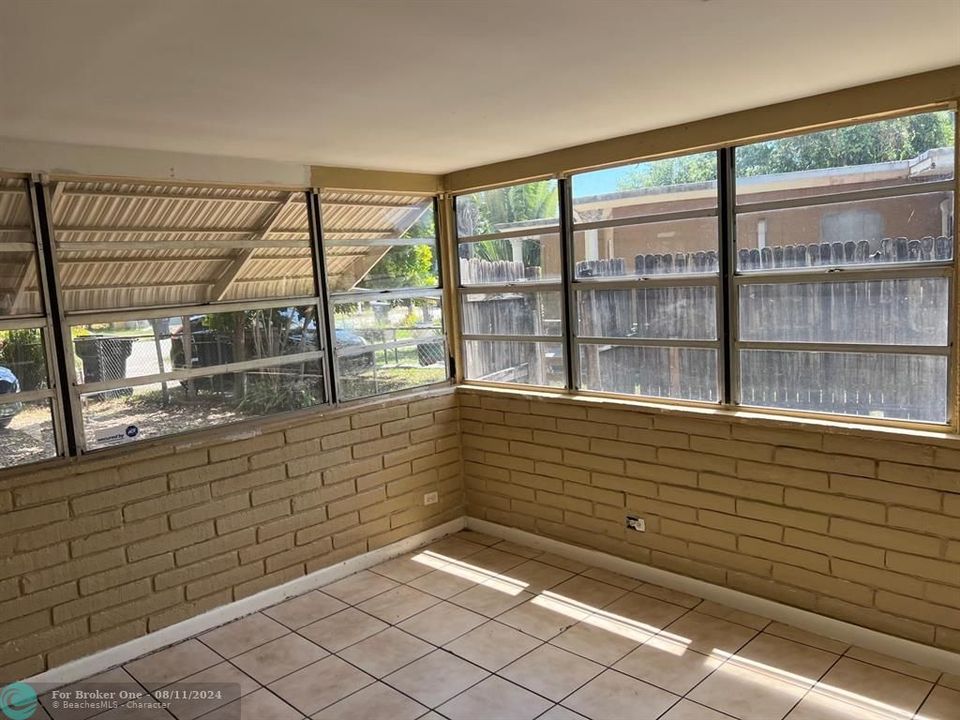 En Venta: $330,000 (2 camas, 1 baños, 768 Pies cuadrados)