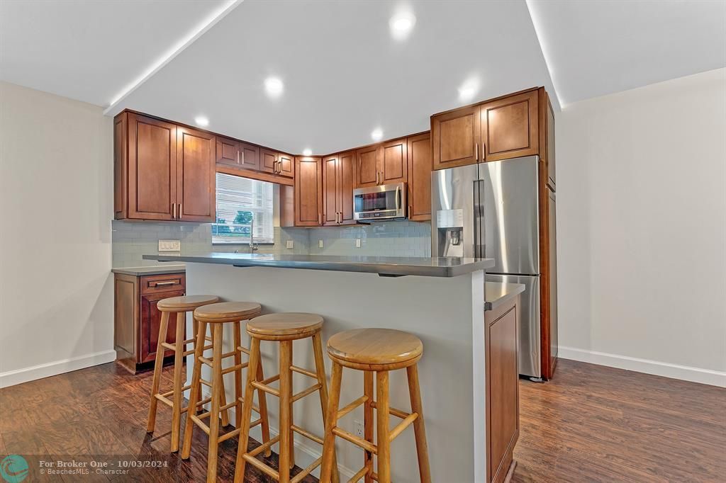 For Sale: $349,900 (3 beds, 2 baths, 1179 Square Feet)