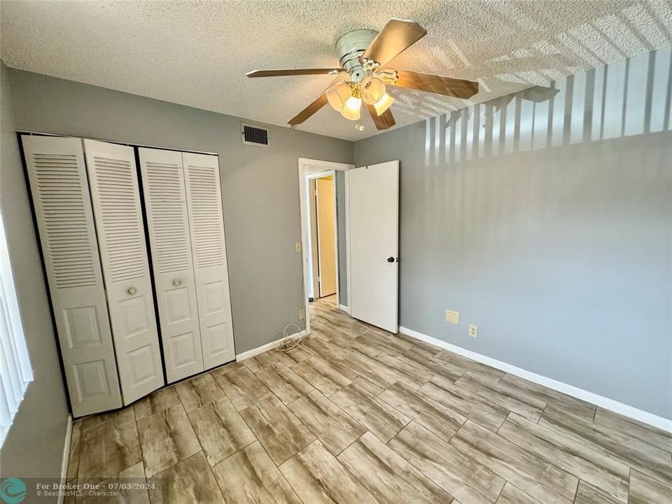 For Sale: $169,900 (2 beds, 2 baths, 810 Square Feet)