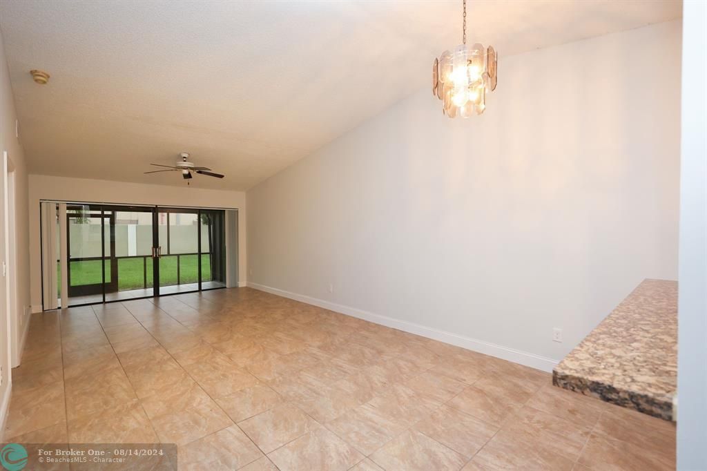 Active With Contract: $2,500 (2 beds, 2 baths, 1068 Square Feet)