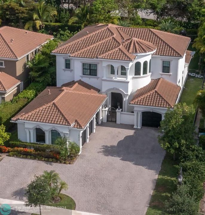 Recently Sold: $2,650,000 (4 beds, 4 baths, 4686 Square Feet)