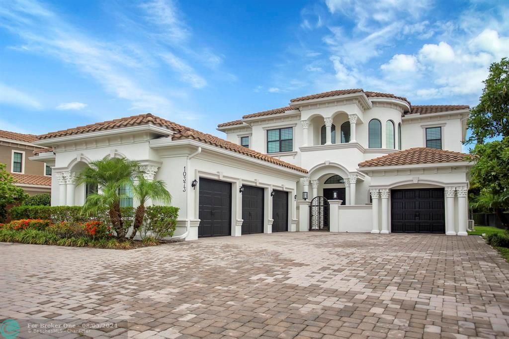 Recently Sold: $2,650,000 (4 beds, 4 baths, 4686 Square Feet)