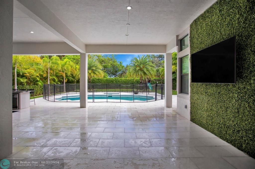 Recently Sold: $2,650,000 (4 beds, 4 baths, 4686 Square Feet)