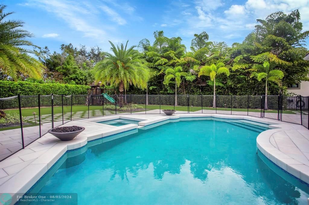 Recently Sold: $2,650,000 (4 beds, 4 baths, 4686 Square Feet)