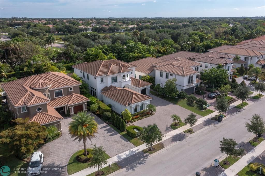 Recently Sold: $2,650,000 (4 beds, 4 baths, 4686 Square Feet)