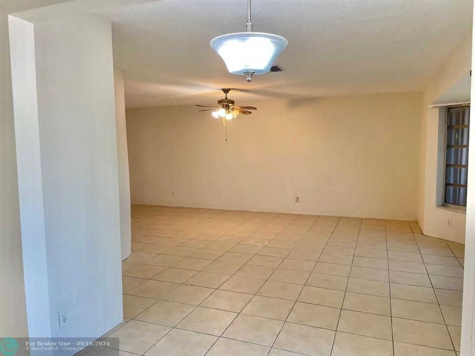 For Rent: $3,800 (3 beds, 2 baths, 2124 Square Feet)