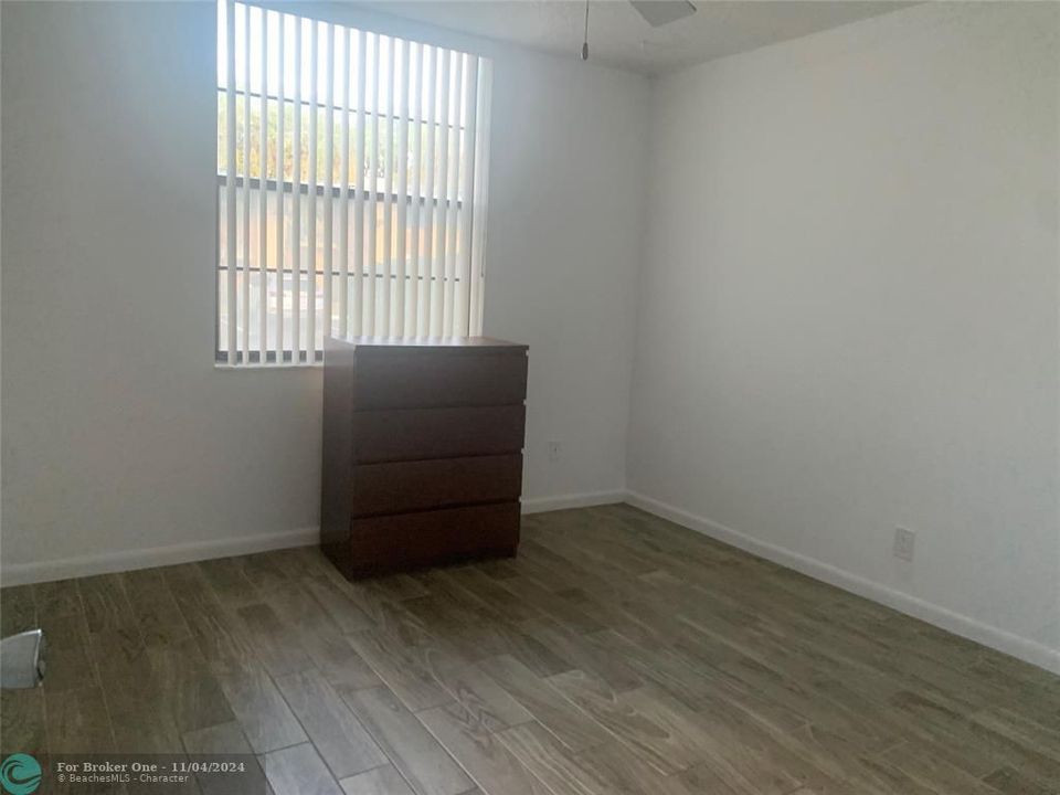 Recently Rented: $1,953 (2 beds, 2 baths, 1000 Square Feet)