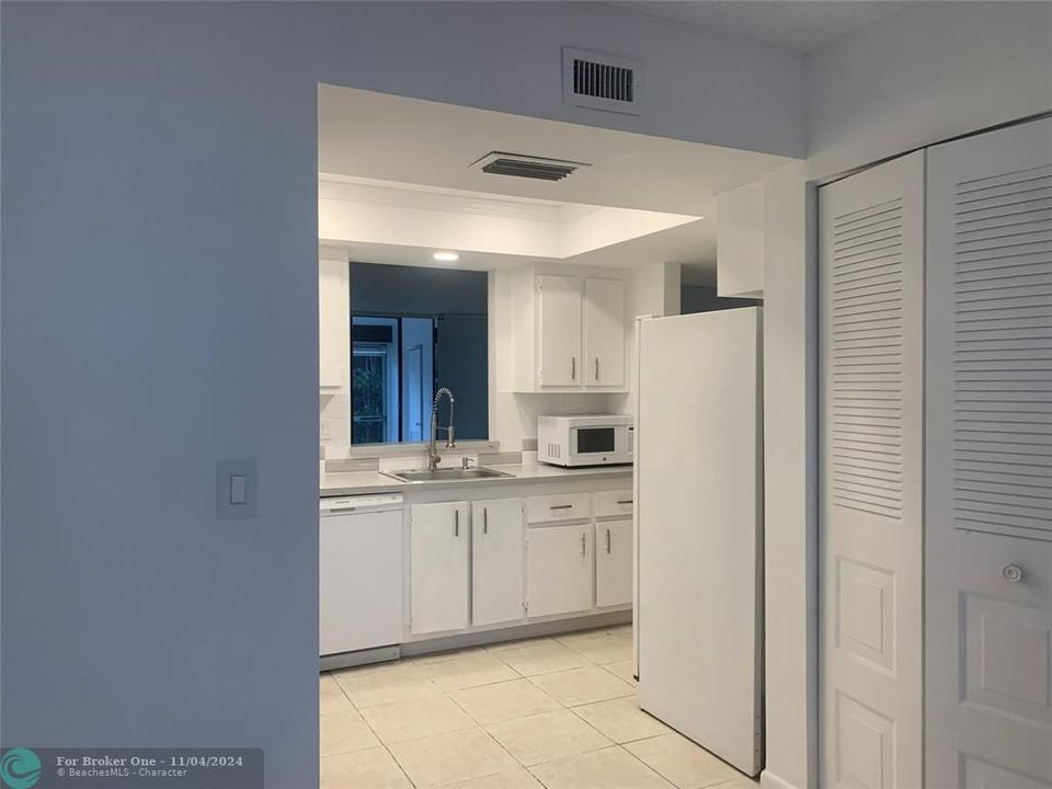 Recently Rented: $1,953 (2 beds, 2 baths, 1000 Square Feet)