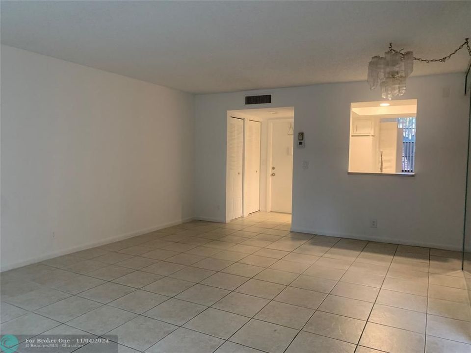 Recently Rented: $1,953 (2 beds, 2 baths, 1000 Square Feet)