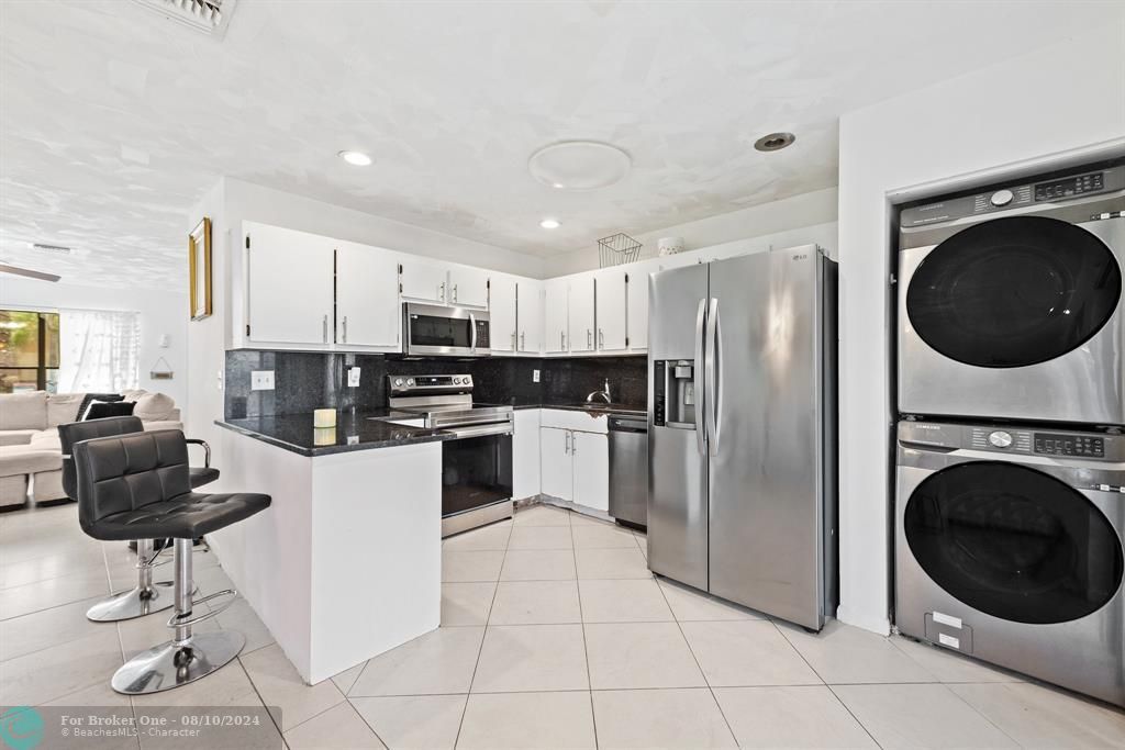 For Sale: $365,000 (3 beds, 2 baths, 1500 Square Feet)