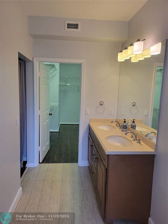 For Rent: $3,300 (2 beds, 2 baths, 1388 Square Feet)