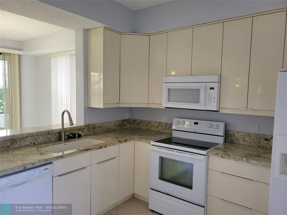 For Rent: $3,300 (2 beds, 2 baths, 1388 Square Feet)