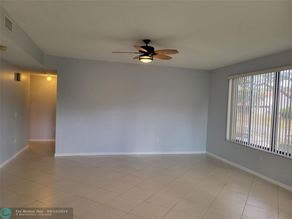 For Rent: $3,300 (2 beds, 2 baths, 1388 Square Feet)