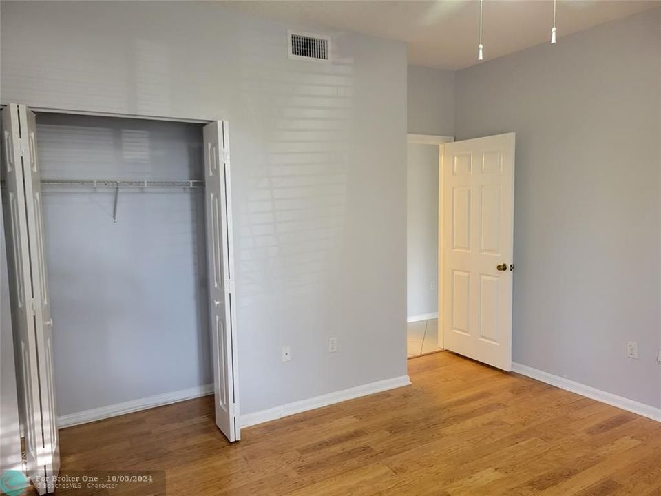 For Rent: $3,300 (2 beds, 2 baths, 1388 Square Feet)