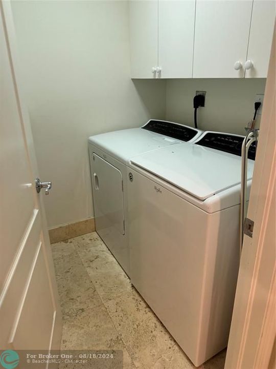 Active With Contract: $5,500 (3 beds, 2 baths, 2378 Square Feet)