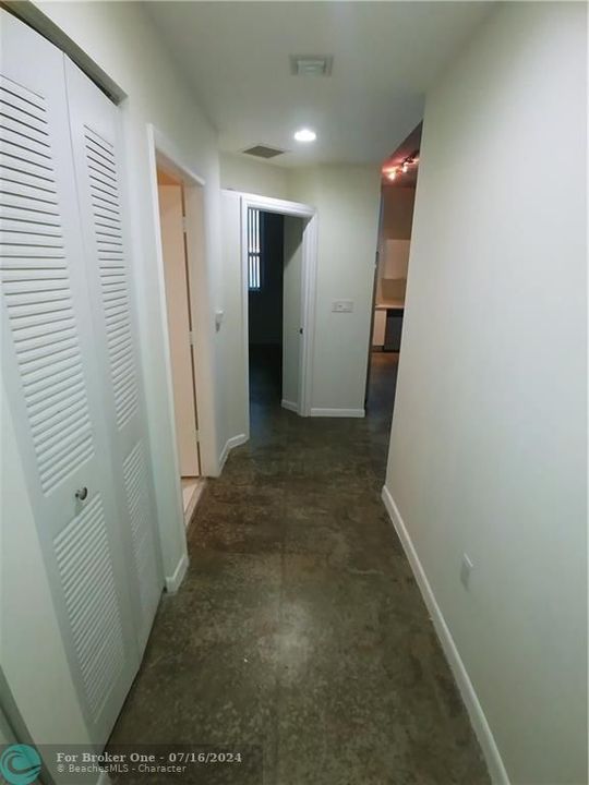 For Rent: $3,000 (2 beds, 2 baths, 1036 Square Feet)