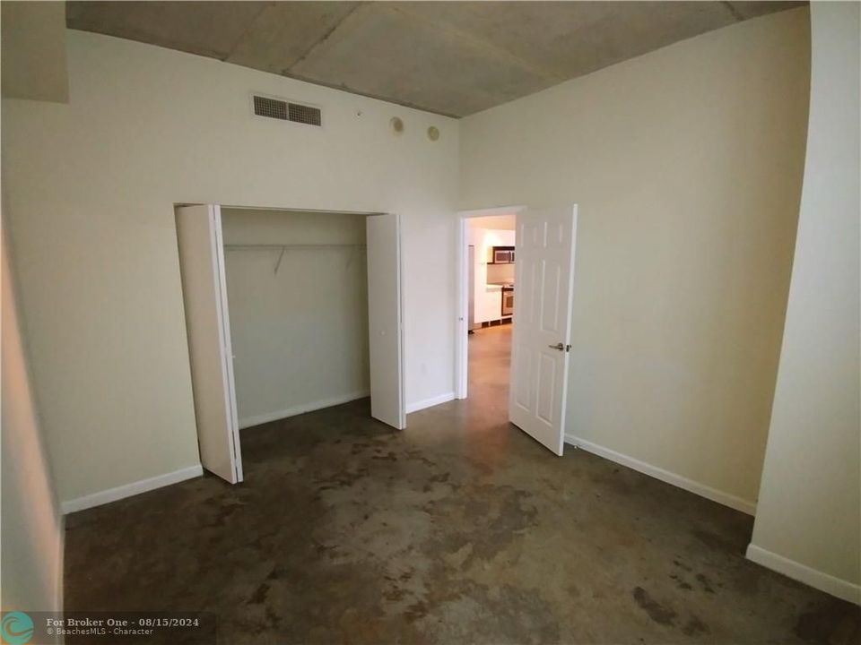 For Rent: $3,000 (2 beds, 2 baths, 1036 Square Feet)