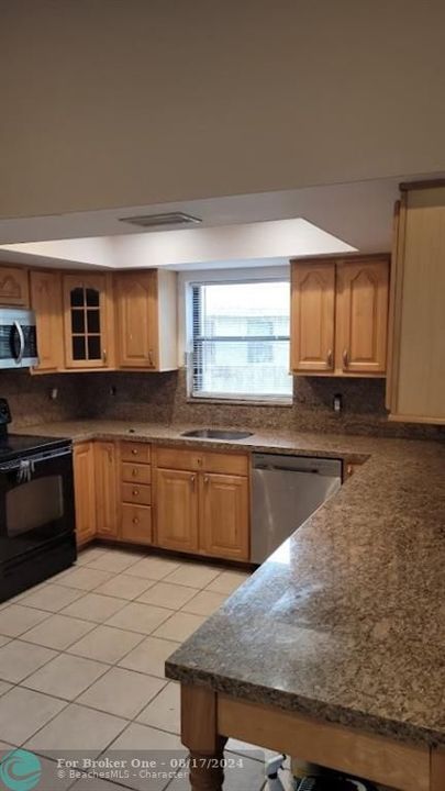 For Rent: $3,750 (3 beds, 2 baths, 1716 Square Feet)