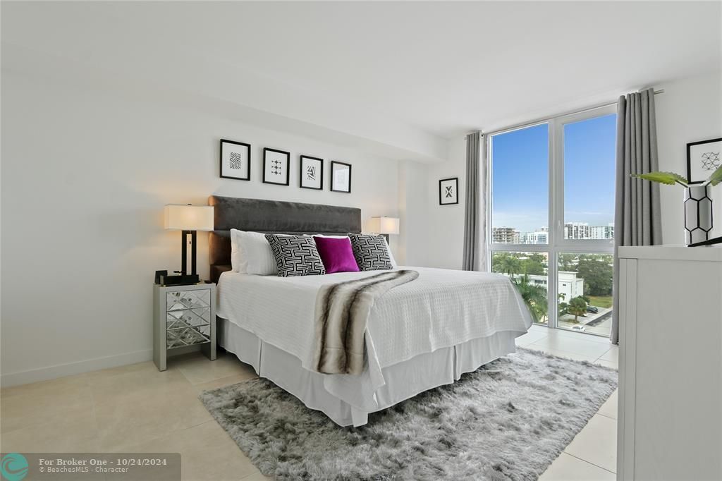 For Sale: $745,000 (1 beds, 1 baths, 858 Square Feet)