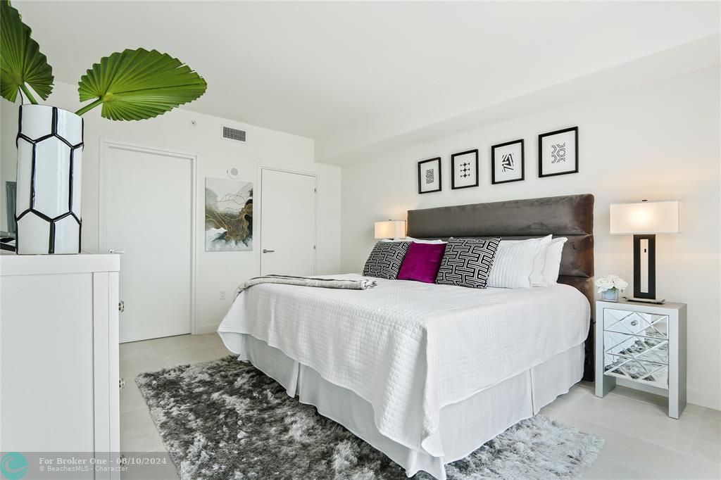 For Sale: $745,000 (1 beds, 1 baths, 858 Square Feet)