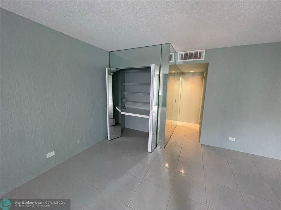 For Rent: $2,900 (2 beds, 2 baths, 1460 Square Feet)