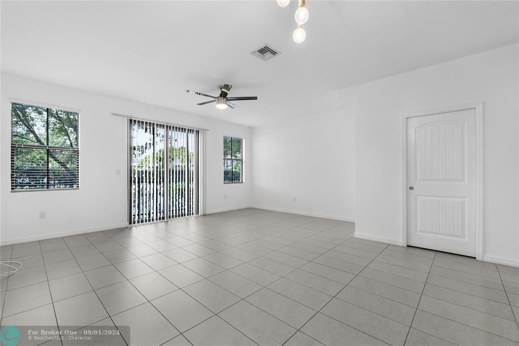 For Rent: $3,000 (3 beds, 2 baths, 1420 Square Feet)