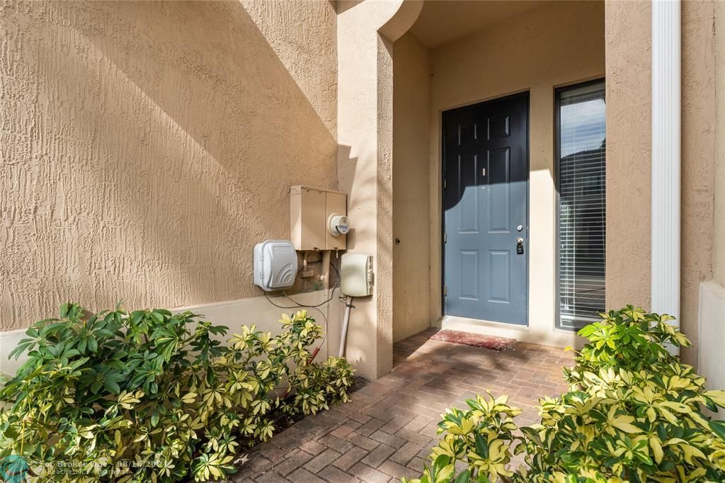 Recently Rented: $2,990 (3 beds, 2 baths, 1420 Square Feet)