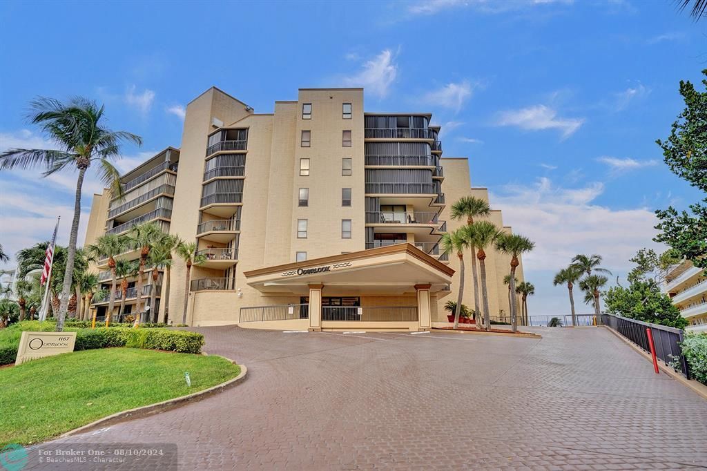 Active With Contract: $4,500 (2 beds, 2 baths, 1715 Square Feet)