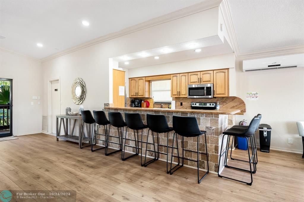 Active With Contract: $4,500 (2 beds, 2 baths, 1715 Square Feet)