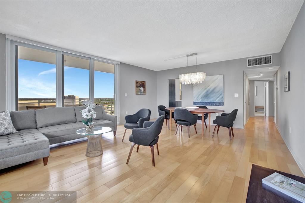 Recently Sold: $369,000 (1 beds, 1 baths, 955 Square Feet)