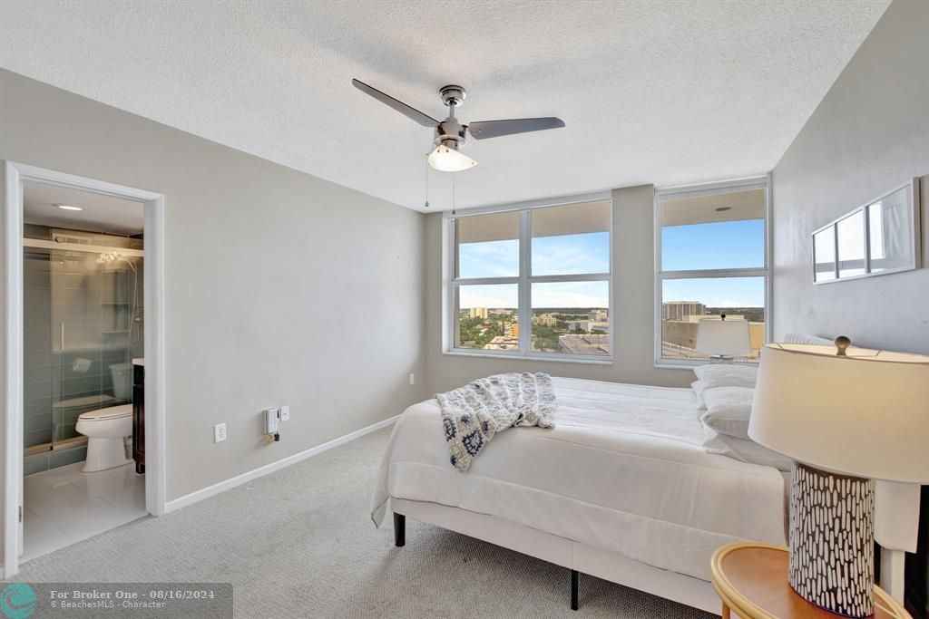 Recently Sold: $369,000 (1 beds, 1 baths, 955 Square Feet)