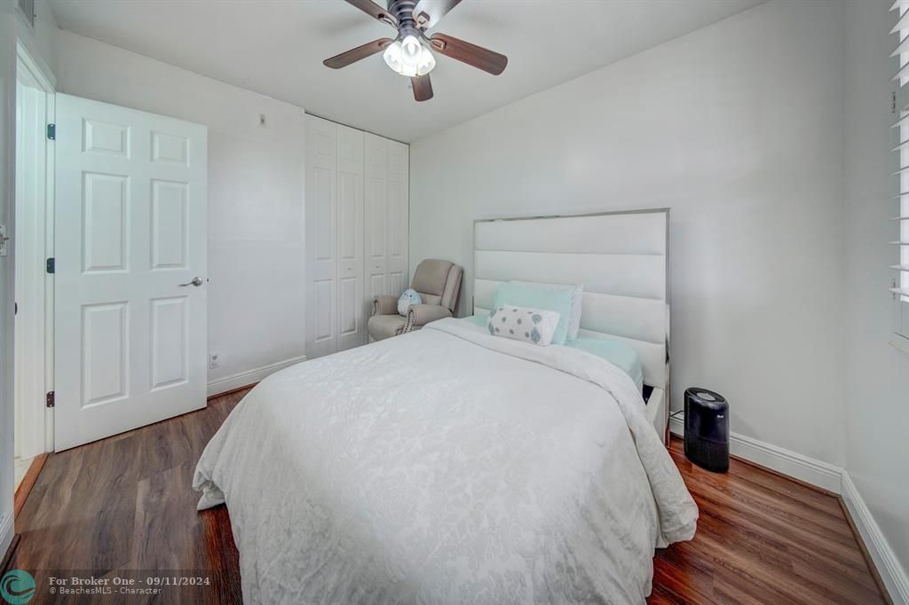 For Sale: $240,000 (2 beds, 2 baths, 1300 Square Feet)